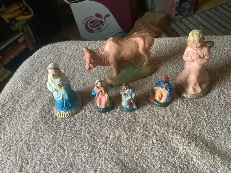 6 VINTAGE MACHIE  NATIVITY FIGURES