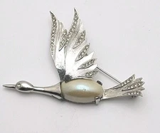 Vintage flying goose duck Silver tone brooch rhinestones and faux pearl belly