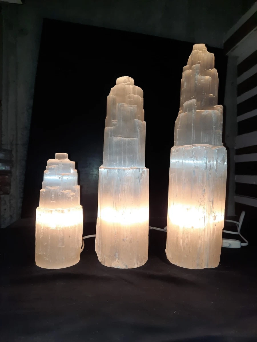 Lampara De Selenita de 20 a 25 c cm Cm. Conexion red Color Blanco sin peana