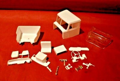 AMT Autocar DC-9964B Dump Truck Cab Interior and Glass 1/25