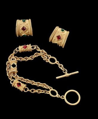 Vintage Monet goldfarbenes etruskisches Armband und Ohrringe Set