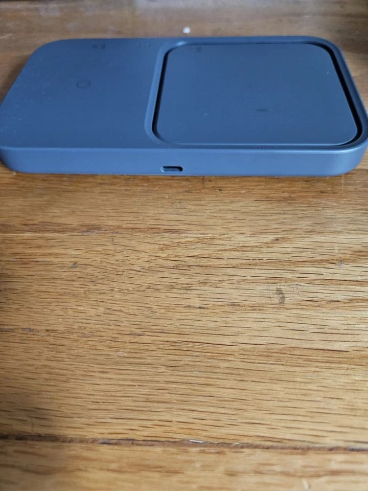 Almohadilla de carga inalámbrica Samsung Duo Foto 4 de 4