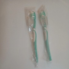 Guru Nanda butter on gum Toothbrush With Storage Cap Lot of 6