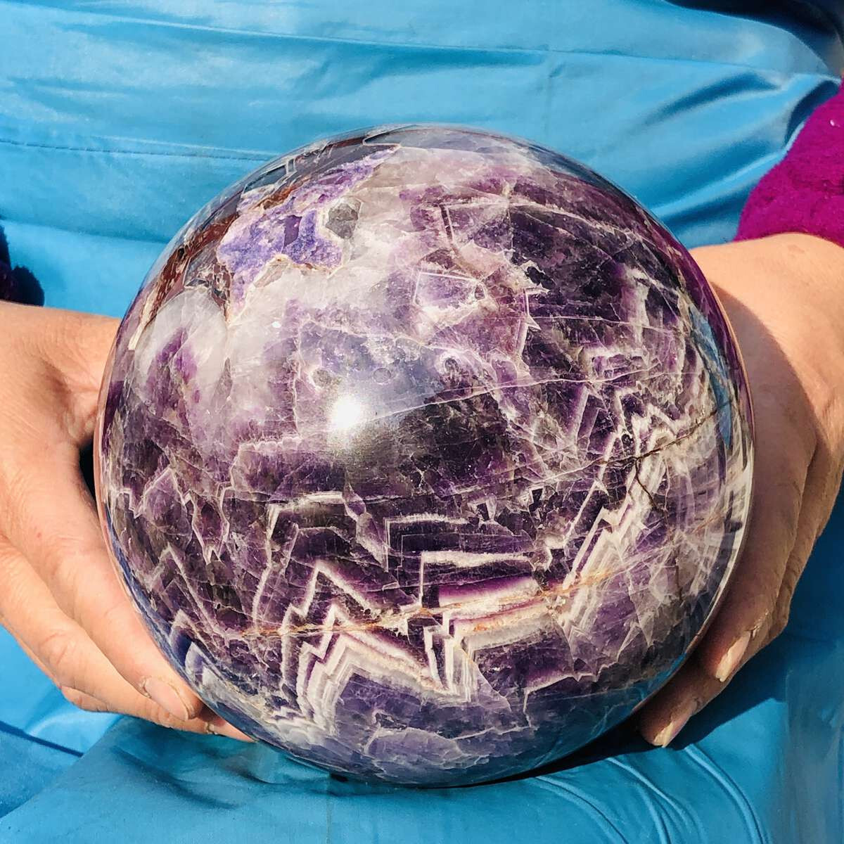 4240G Natural Amethyst Quartz Crystal Sphere Ball for Healing and Meditation