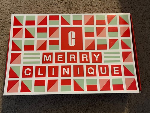 8 PCS 2020 MERRY CLINIQUE FESTIVE FAVORITE GIFT $255 Value 2020 Holiday Gift Set