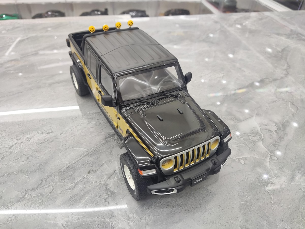 GT Spirit 1:18 Scale JEEP GLADIATOR Limited Resin Model Car