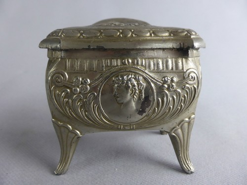 JOLIE BOITE EN METAL ARGENTE ART NOUVEAU MARQUE JANCO ECRIN BIJOUX COLOMBES NUME - Picture 2 of 10