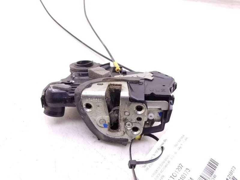 Toyota Sienna 2007 lado del conductor cerradura puerta delantera montaje actuador  Foto 2 de 4