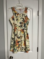 CANDIE’S Floral Pleated A-Line STRETCH Dress SZ MEDIUM 36 Bust Elastic Waist EUC