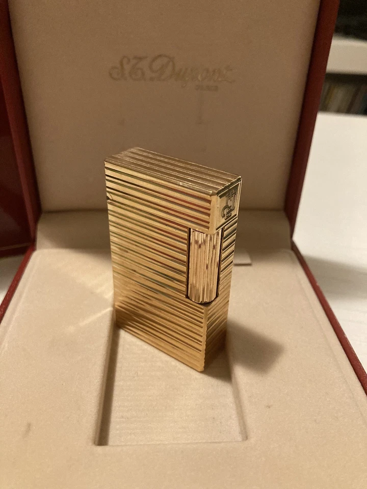 ICONICO MECHERO DUPONT CHAPADO EN ORO  - PIEZA DE COLECCION - Imagen 3 de 4