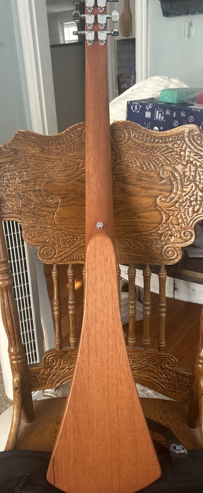 Guitarra acústica de viaje Martin Backpacker, para zurdos, con estuche blando Foto 3 de 4