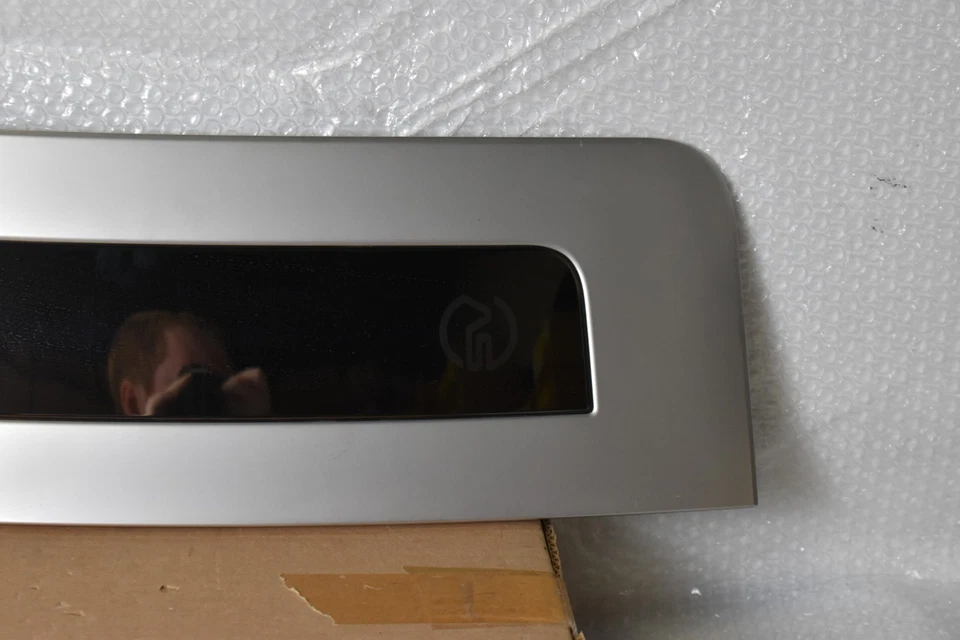 RANGE ROVER L460 SV PUERTA DELANTERA IZQUIERDA MOLDURA 2022-2024 OEM N8EM-29427 Foto 4 de 4