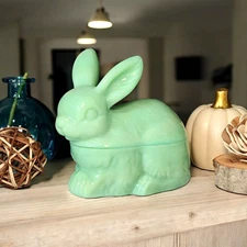 Green Jadeite Glass Depression Style Rabbit Covered Candy Dish / Bowl, Vintage