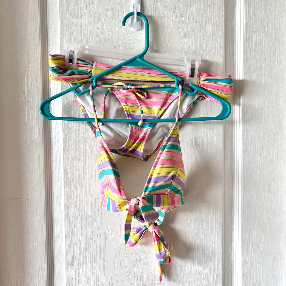 维多利亚的秘密彩虹条纹三角上衣比基尼套装—尺寸 S/M — 第 2/4 张图片