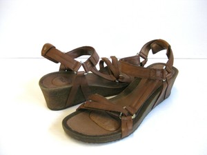 teva ysidro universal wedge