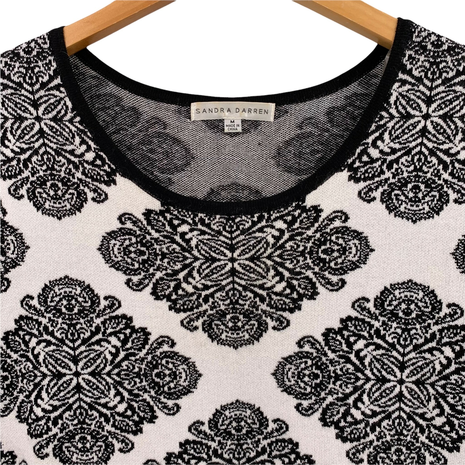 Sandra Darren Black and White Floral Knit Dress Size … Gem