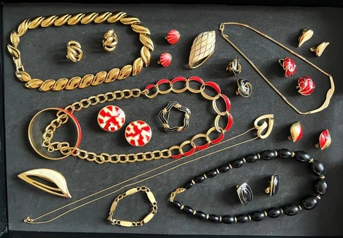 A224 *All Signed* Lot 18 Vtg 4 Trifari 10 Monet 4 Napier Jewelry Gold Red Black