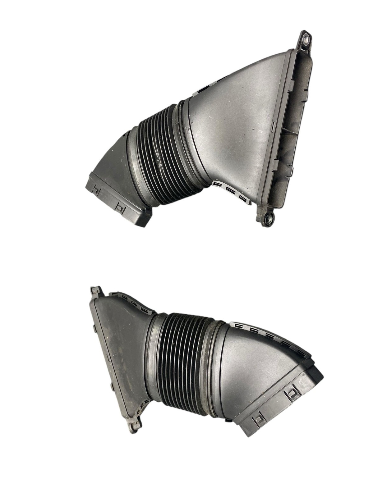 2017-2020 Maserati Levante M161 3.0l Front RH & LH Pass Air Intake Duct Pipe (2)