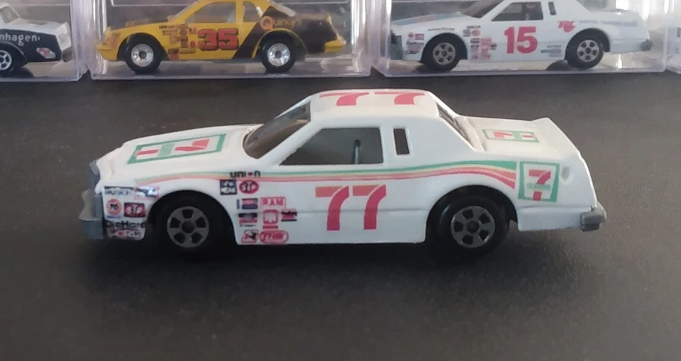 Винтажный Ertl 1/64 nascar #77 7Eleven 82 T-bird - Изображение 3 из 4
