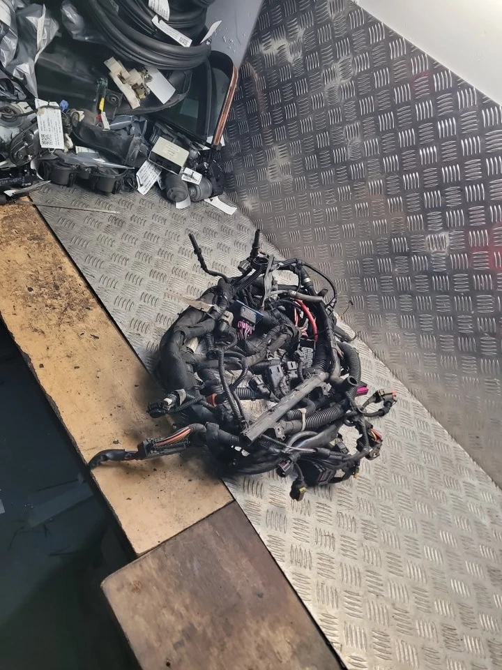 SAAB 9-3 2005-2015 ENGINE WIRING LOOM HARNESS 55564919 - Image 2 of 4