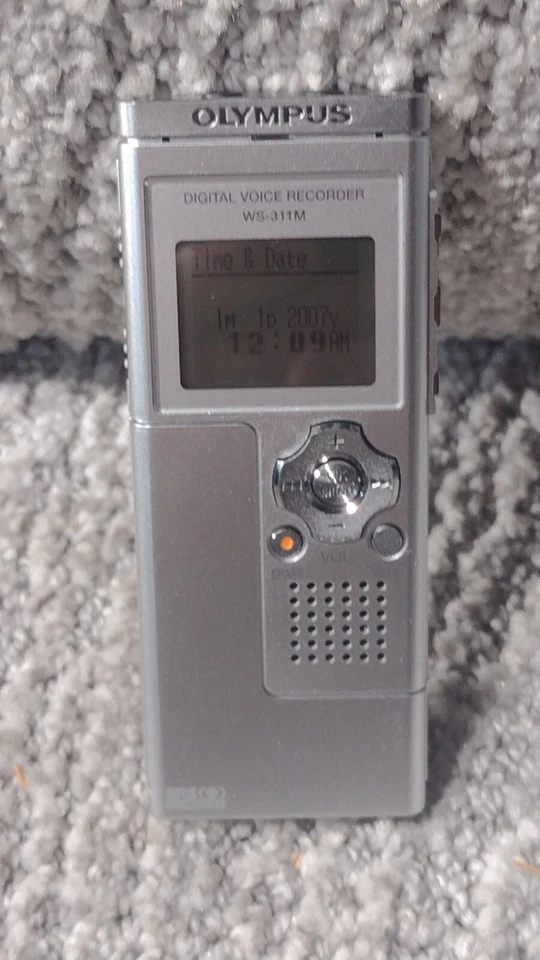 Grabadora de voz digital Olympus WS-311M PLATEADA ¡usada probada funcionando! Foto 2 de 4