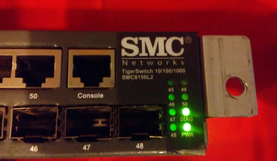 SMC TigerSwitch 10/100/1000 SMC8150L2 50 Ports Switch 