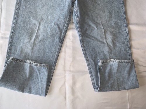 Vtg Levi's 550 Relaxed Fit High Waist Very Light Wash Faded Jeans 40x30 90s - Picture 2 of 4