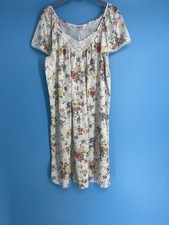 Vintage Vanity Fair Floral Nightgown Lace Trim Flutter Sleeve Medium Grandmacore