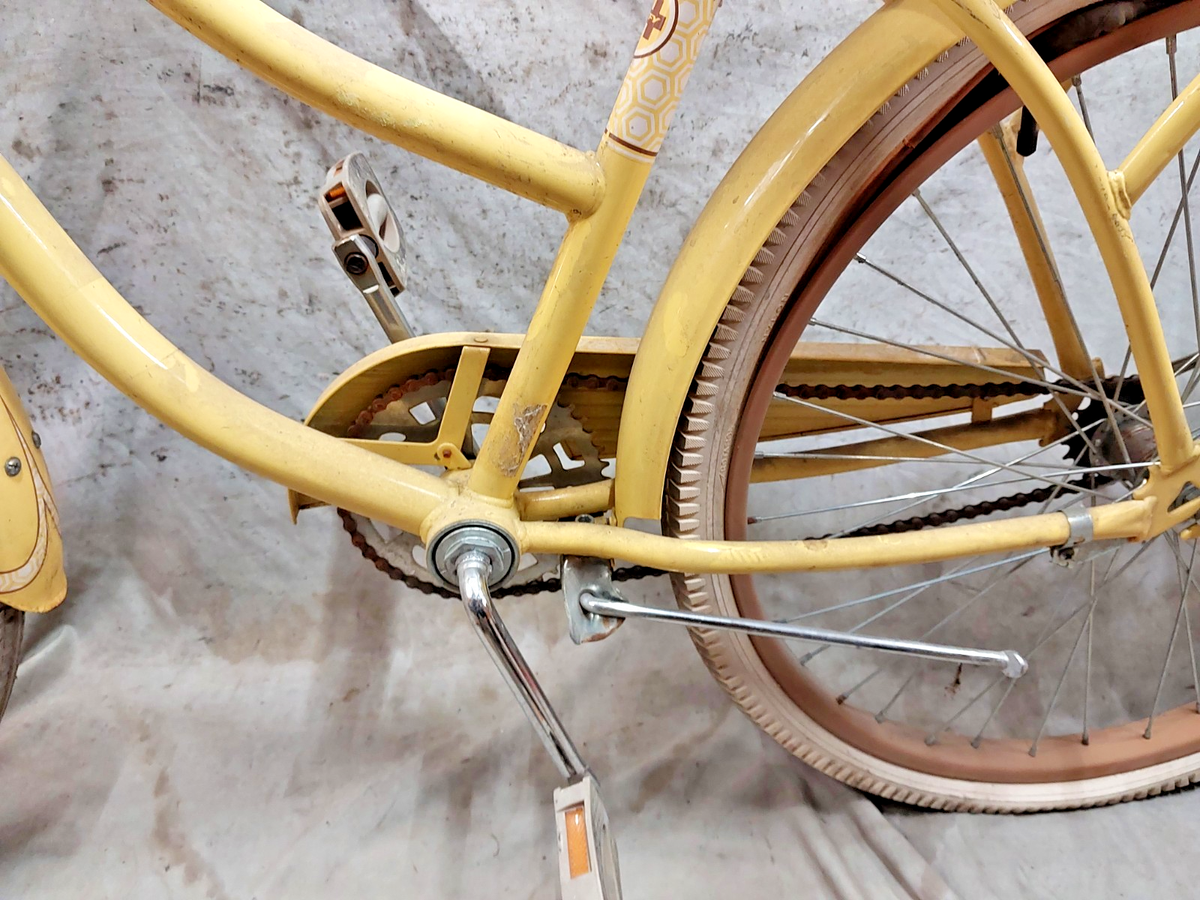 2020 Huffy Nel Lusso Cruiser Bike 18