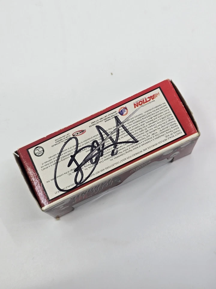 Литая модель Nascar No18 Bobby Labonte 2001 Grand Prix Coca-Cola 1:64 ПОДПИСАННАЯ КОРОБКА - Изображение 3 из 4