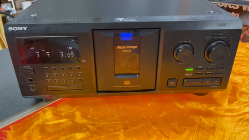 Sony CDP-CX350 CD Changer 300 CD Mega Disk Changer WORKS (Shelf) - Video 1 of 1