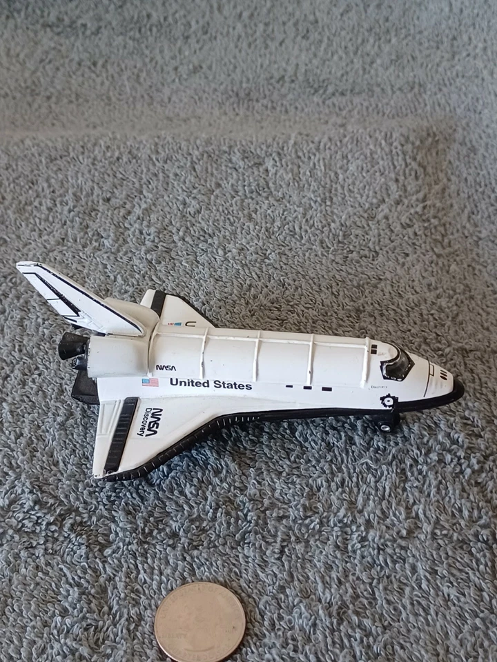 Плеймейкер NASA United States Endeavor Space Shuttle Pull Back - Изображение 2 из 4