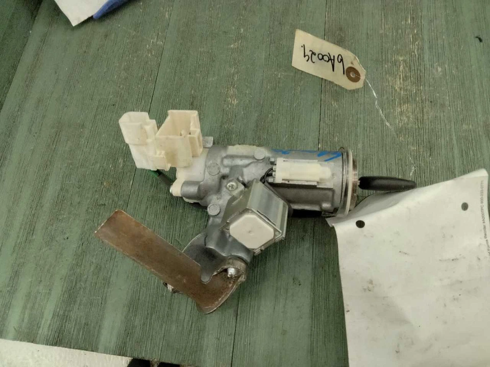 Toyota Highlander 2004-2007 interruptor de encendido cilindro con llave OEM Foto 2 de 4