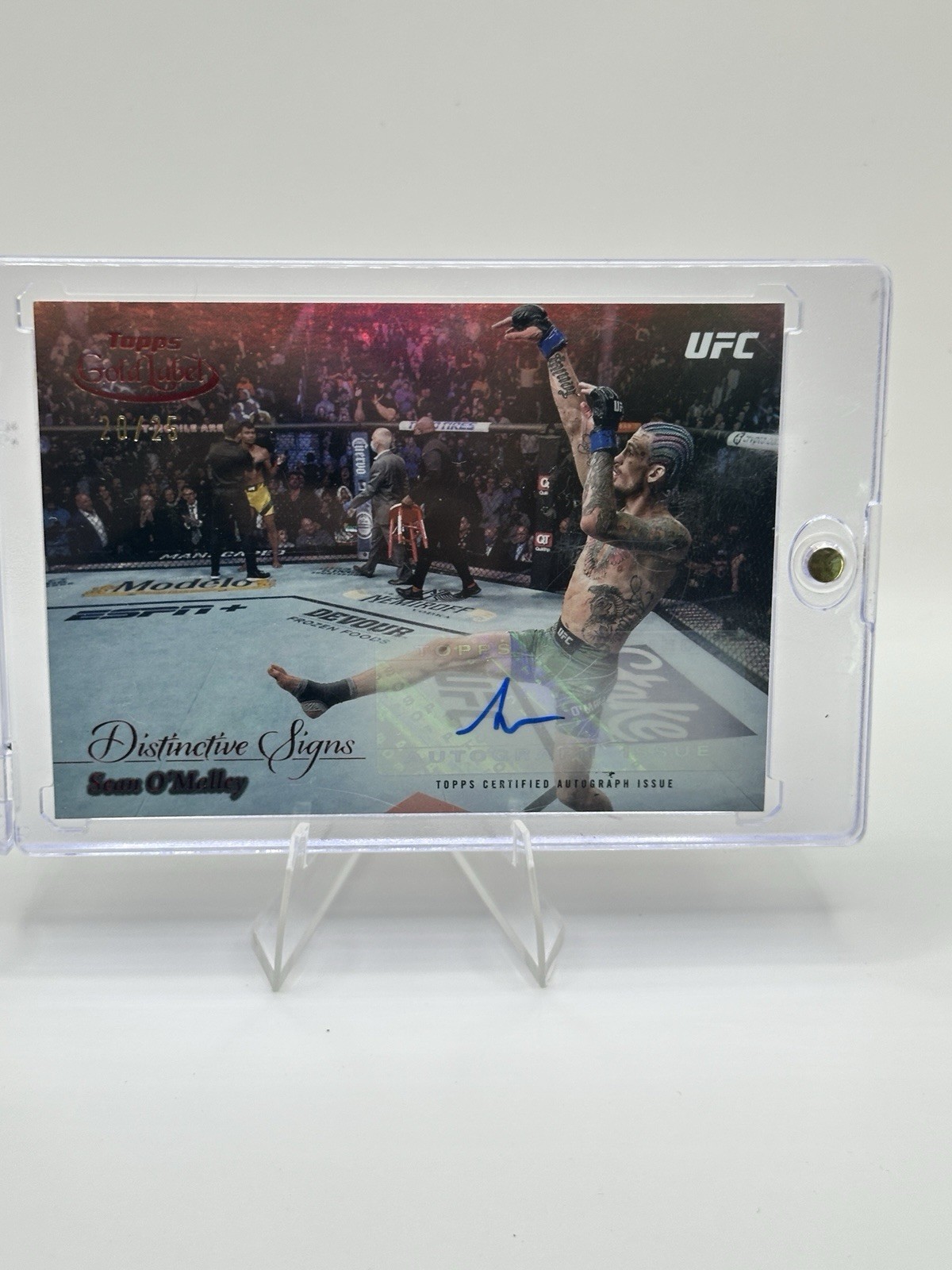 Sean O'Malley #DSS-SO (Ufc Cards 2024 Topps Gold Label UFC Distinctive Signs Autograph) — is it worth grading?