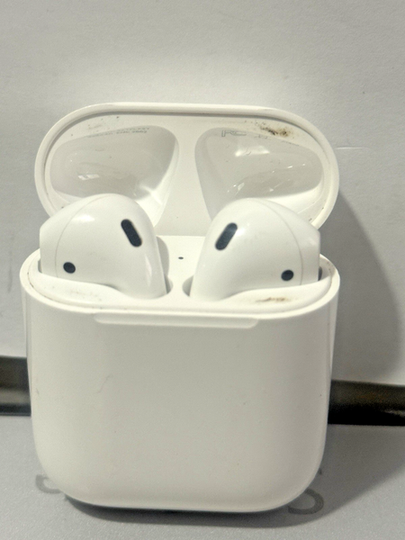 Apple AirPods 2.ª Gen. con estuche de carga – Probados auténticos – Grado B 3