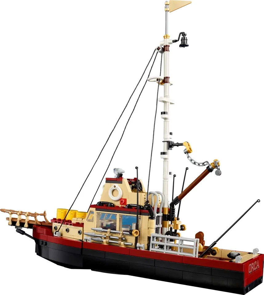 LEGO Ideas Jaws Set - Diorama Kit for Fans of the Movie - 21350 - Image 4 of 4