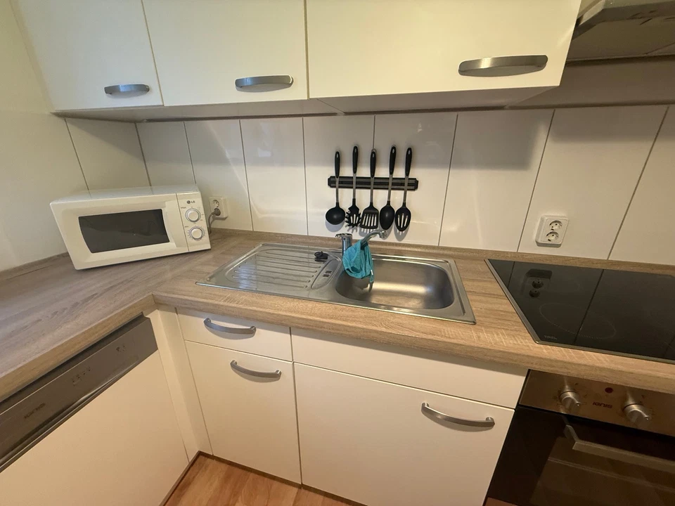 Einbauküche inkl. Elektrogeräte, Glaskeramik-Kochfeld, Backoffen, Geschirrspüler - Bild 4 von 4