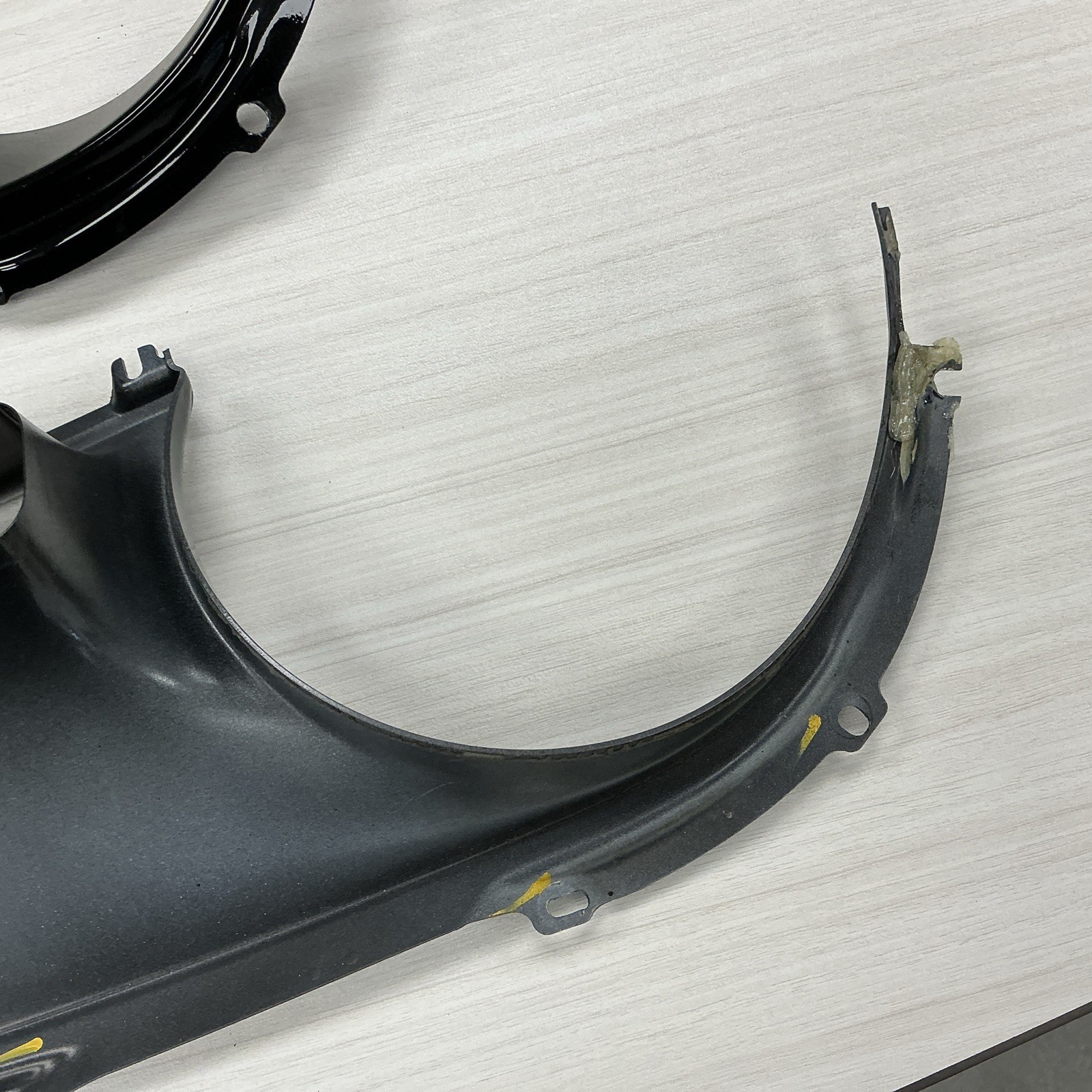FERRARI 488 REAR TAIL LIGHT AIR INTAKE SURROUND LH/RH SET OEM 88862100 88861900