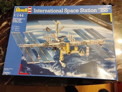 Revell 04841 International Space Station ISS 1:144