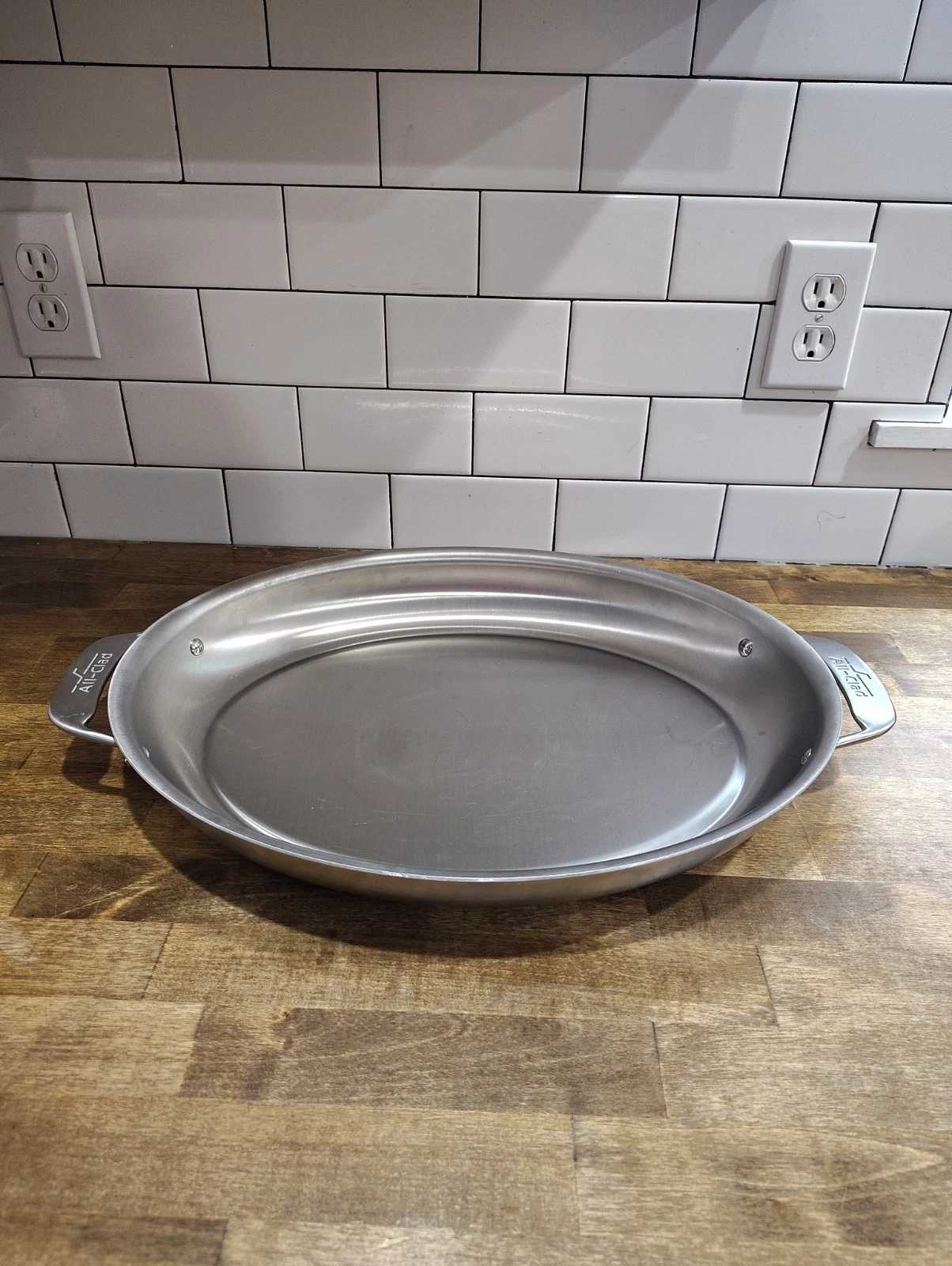 All Clad Metalcrafters Lg. Oval Roasting Pan 17.5x14 Vintage Raised Handles
Opens in a new window or