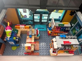 Authentic LEGO The Simpsons: Kwik-E-Mart (71016)