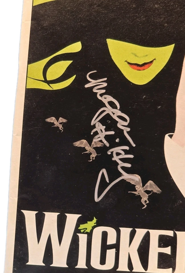 Wicked Broadway Playbill Signed Megan Hilty & Jennifer Laura Thompson 2004 - Image 3 of 4