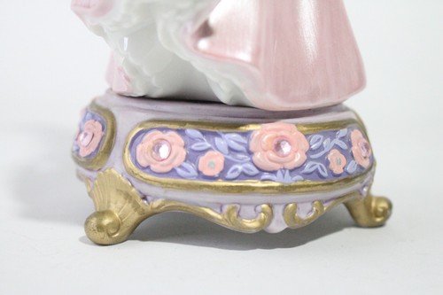 Disney Showcase: Botanical Collection Princess Aurora Blair Rose Sleeping Beauty - Picture 15 of 16