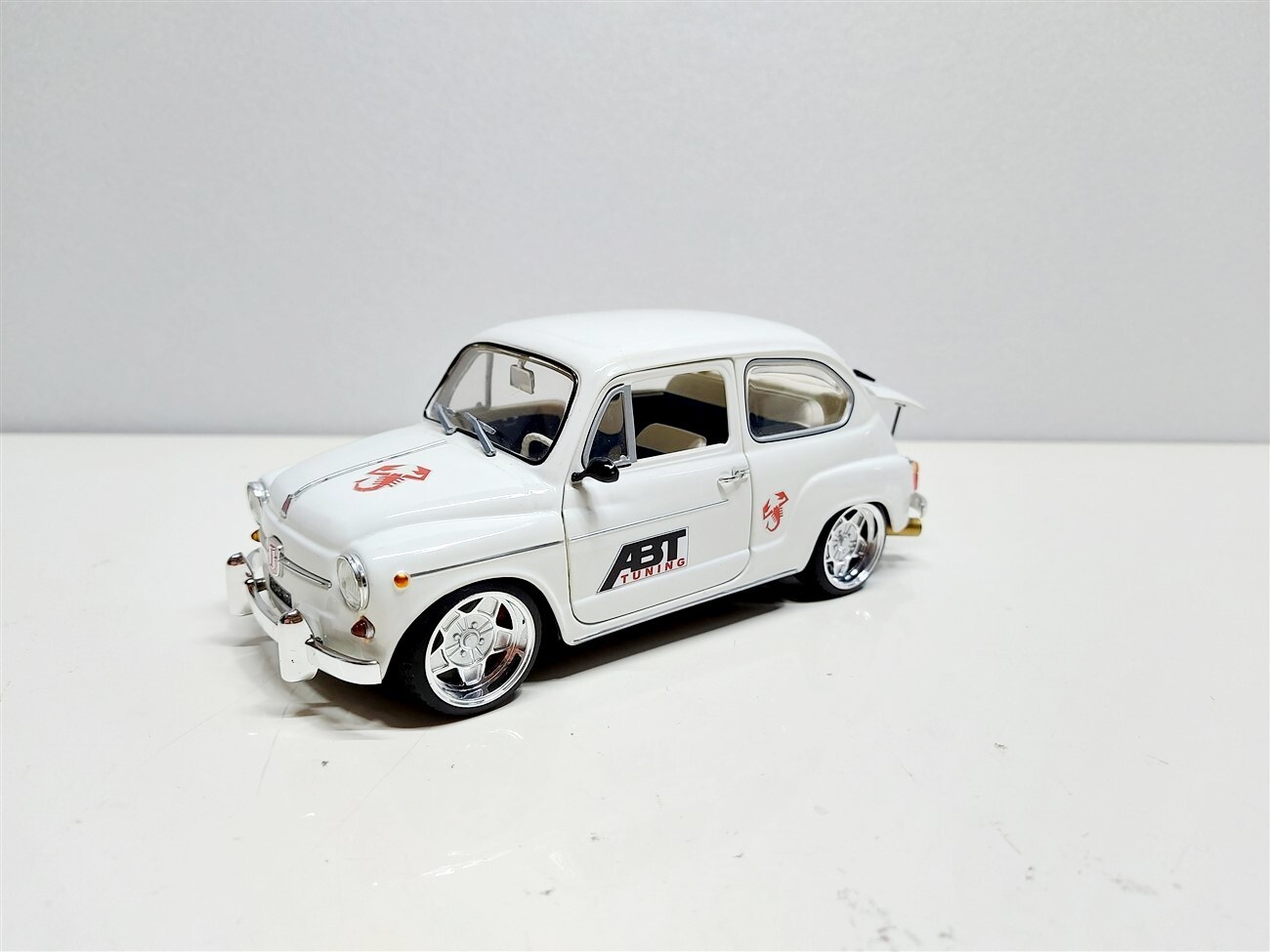 Foto 3 di 9