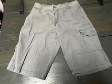 LEVI  S YOUTH BOYS Light Gray FLAT FRONT CARGO SHORTS SIZE 18 REG Long EUC