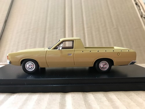 1/43 TRAX TRR184B 1973 Valiant VJ Ute – Beige - Picture 2 of 7