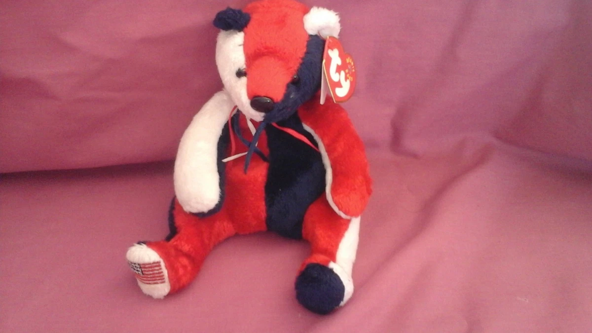 TY beanie babies Patriot the patriotic bear 29 May 2000 right foot