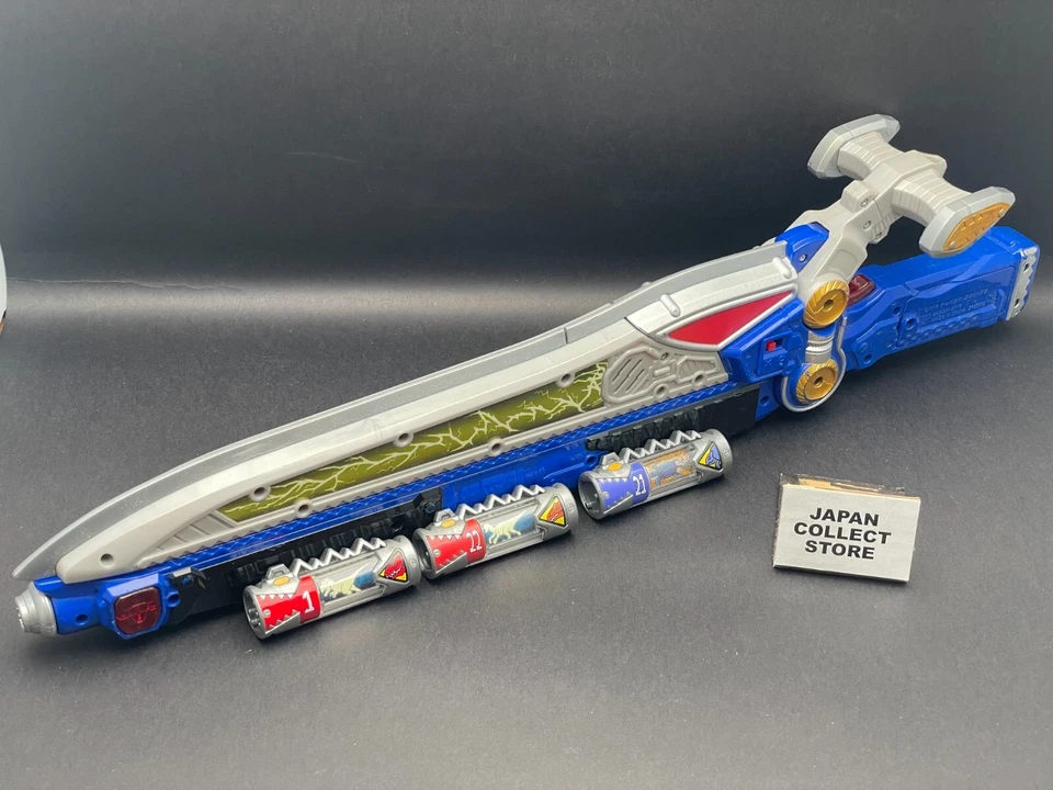 BANDAI Power Rangers Dino Super Charge - Sable Ptera dorado con 3 cargadores Foto 2 de 3