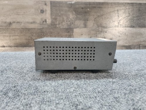 Radio-Shack Cat. 22-504 3-Amp 13.8VDC Regulated Power Supply Table Top Unit - Afbeelding 6 van 19