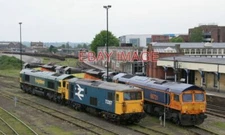 PHOTO  LOCOS 73207 66731 AND OTHERS EASTLEIGH STATION STABLING POINT BANK HOLIDA